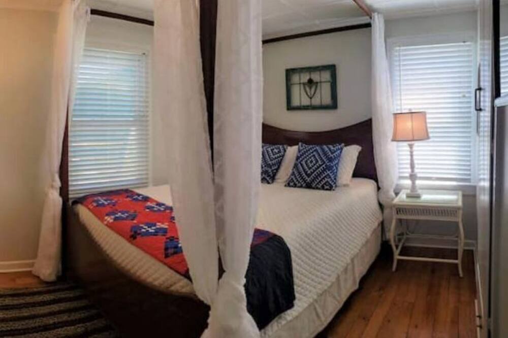 Photo of Bedroom in Morehead City