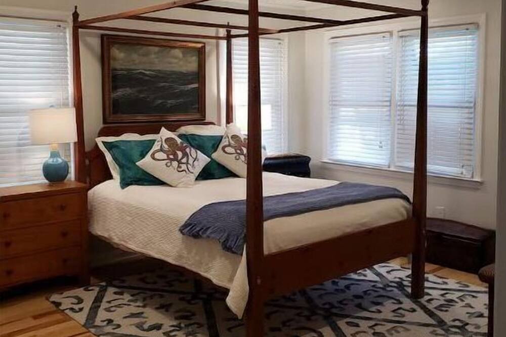 Photo of Bedroom in Morehead City
