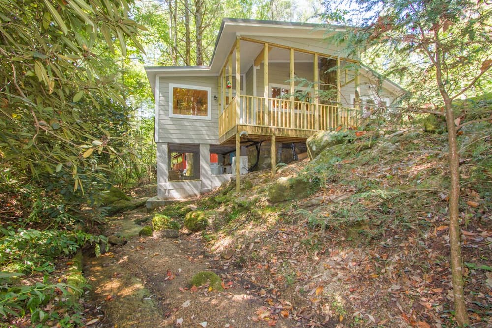 Photo of Outdoor in Rocky Bottom