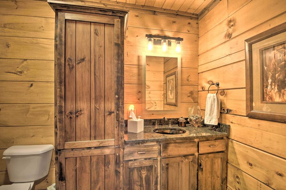 Photo of Bathroom in Topton