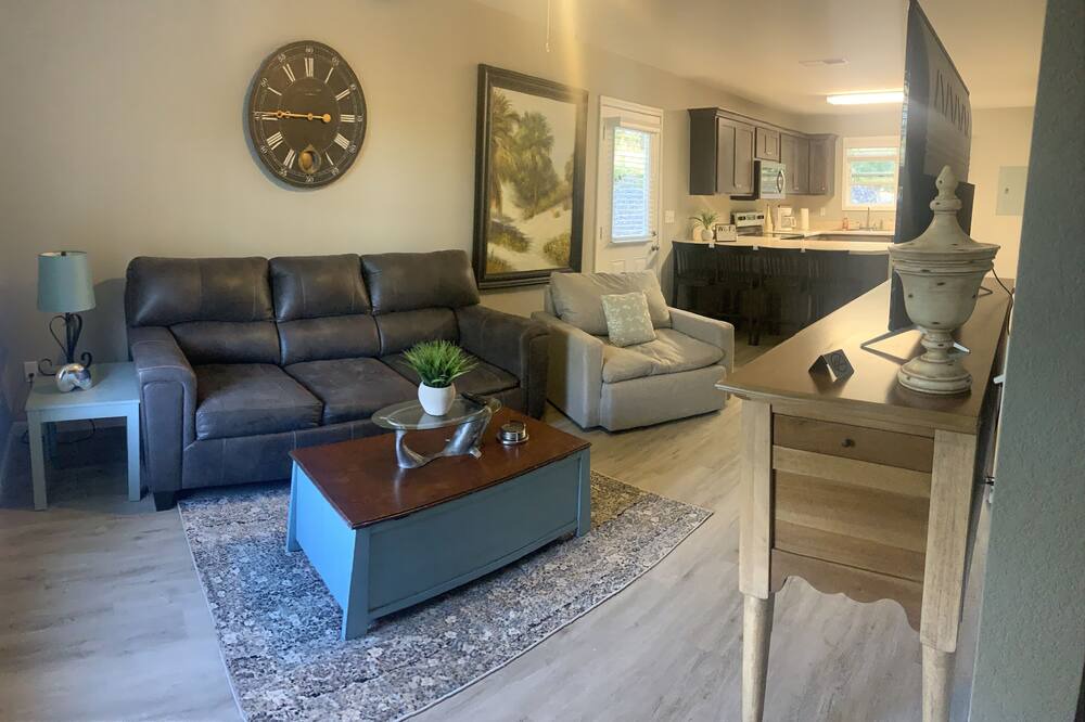 Photo of Livingroom in Benton