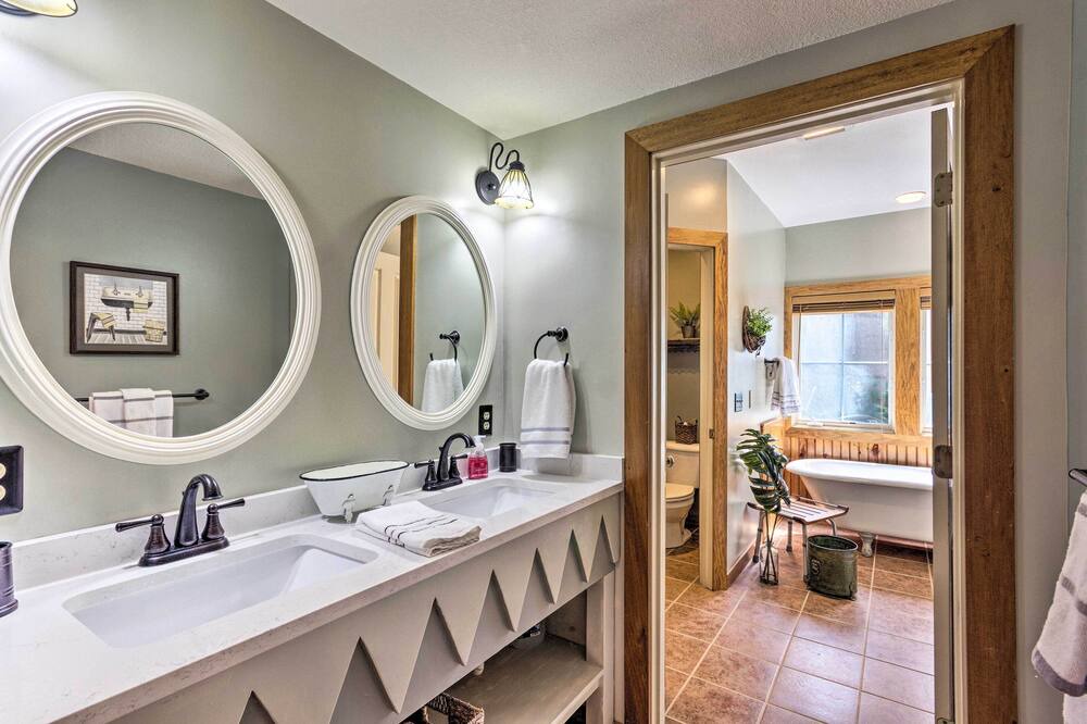 Photo of Bathroom in Mountain Air