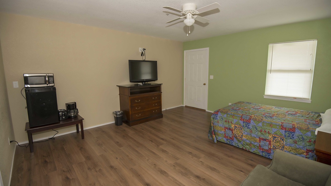 Photo of Livingroom in Avon