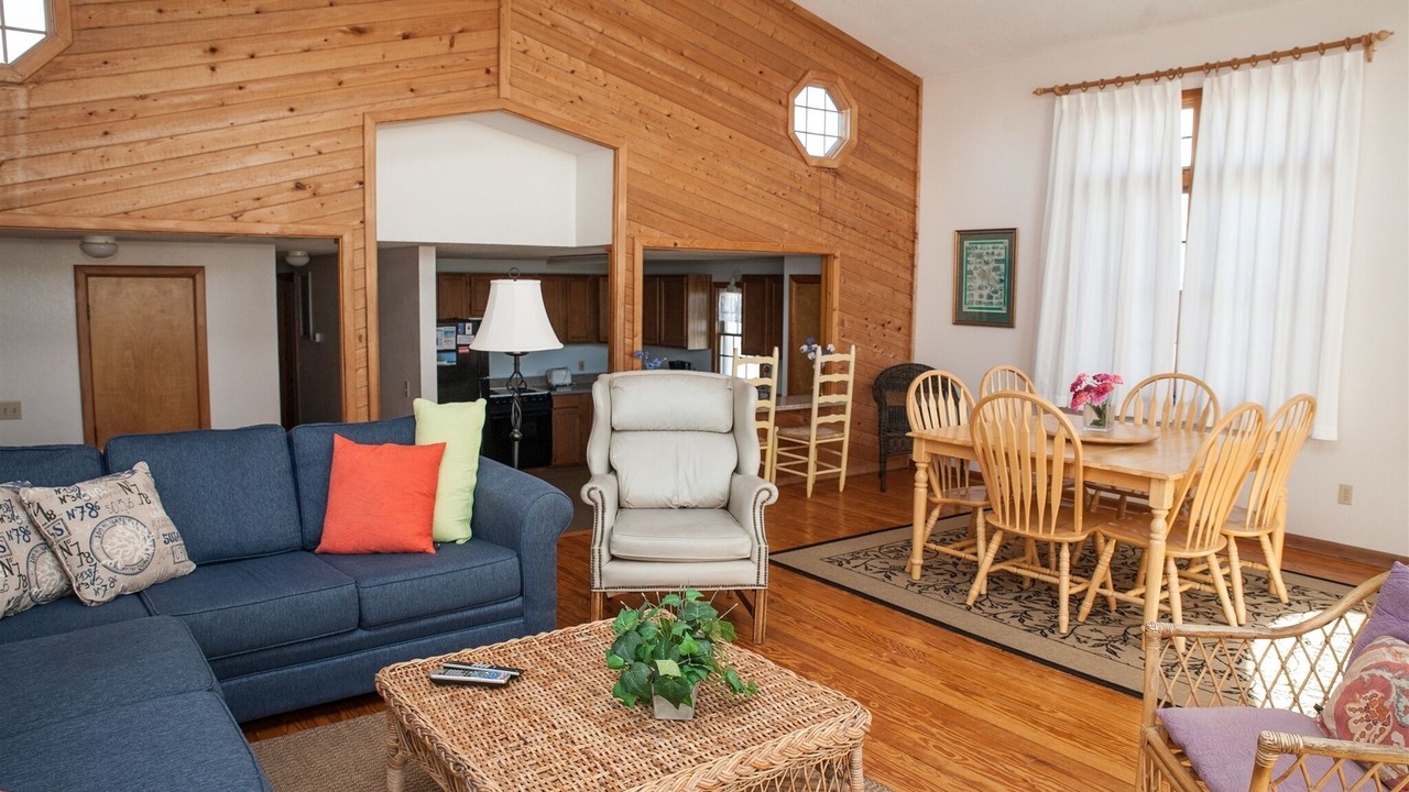 Photo of Livingroom in Avon