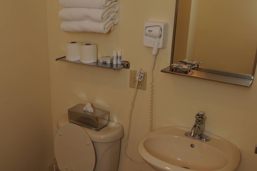 Photo of Bathroom in Blue Jay
