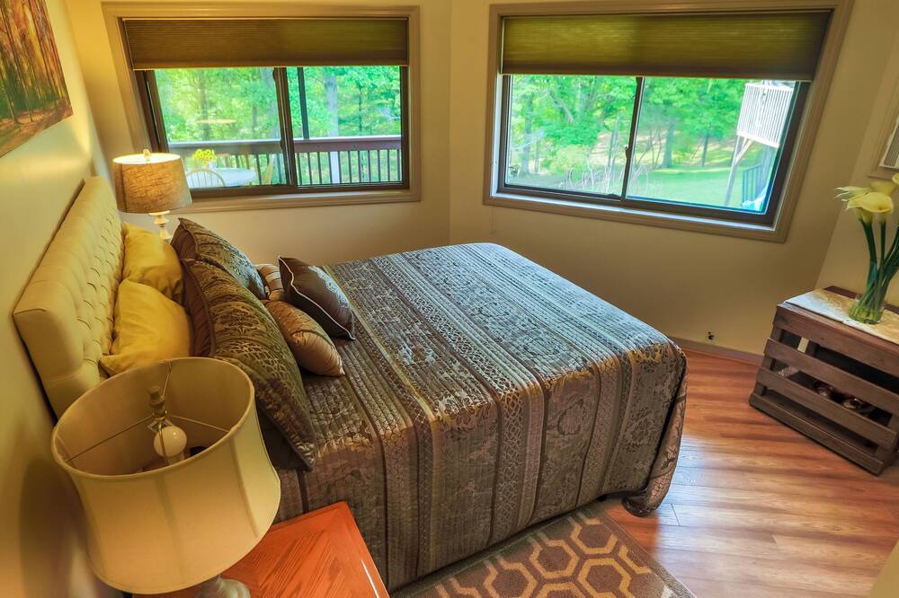 Photo of Bedroom in Asheville