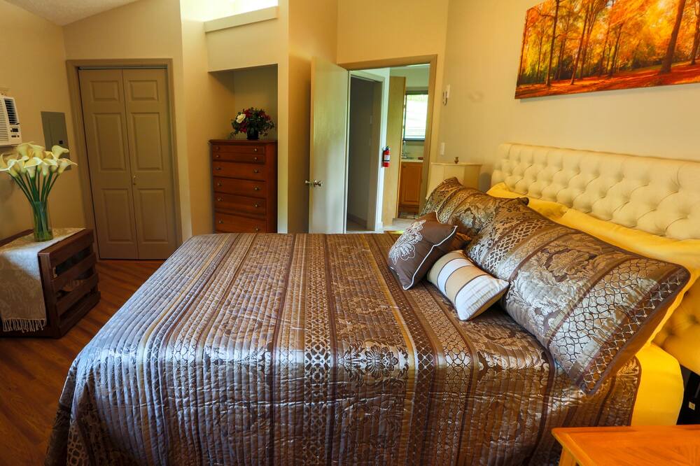 Photo of Bedroom in Asheville