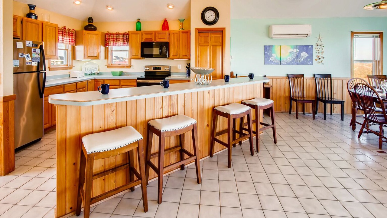 Photo of Kitchen in Waves
