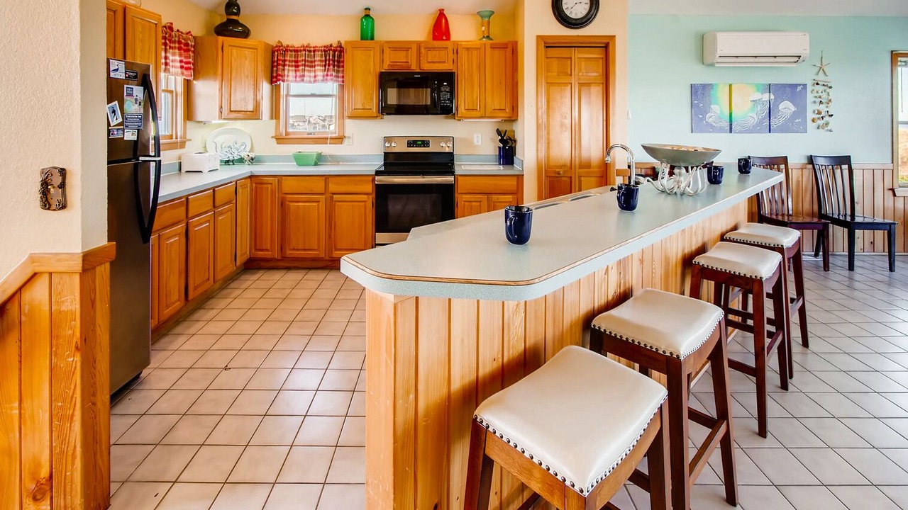 Photo of Kitchen in Waves