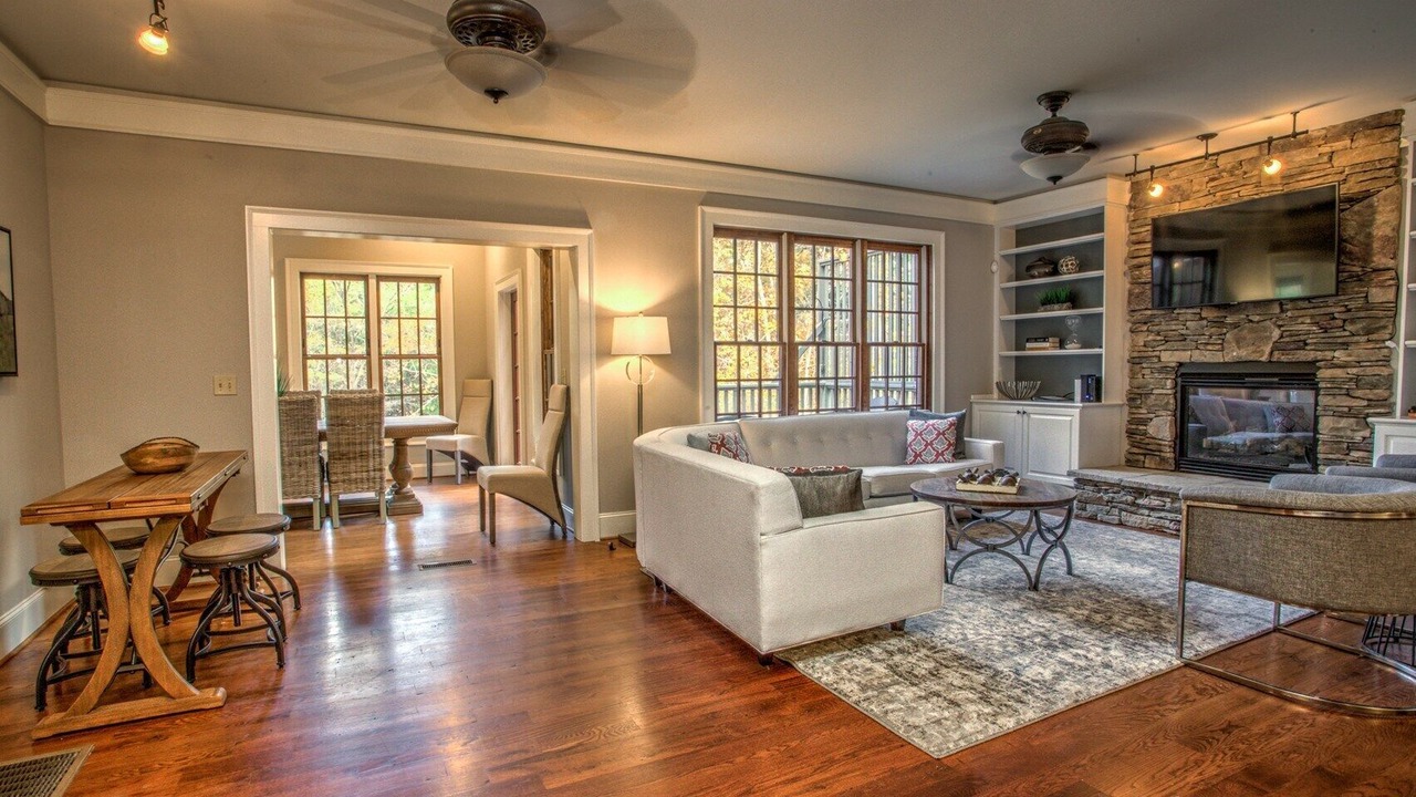 Photo of Livingroom in Asheville