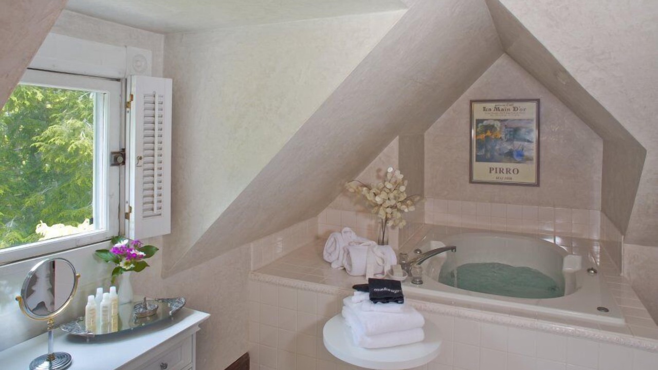 Photo of Bathroom in Claxton Community