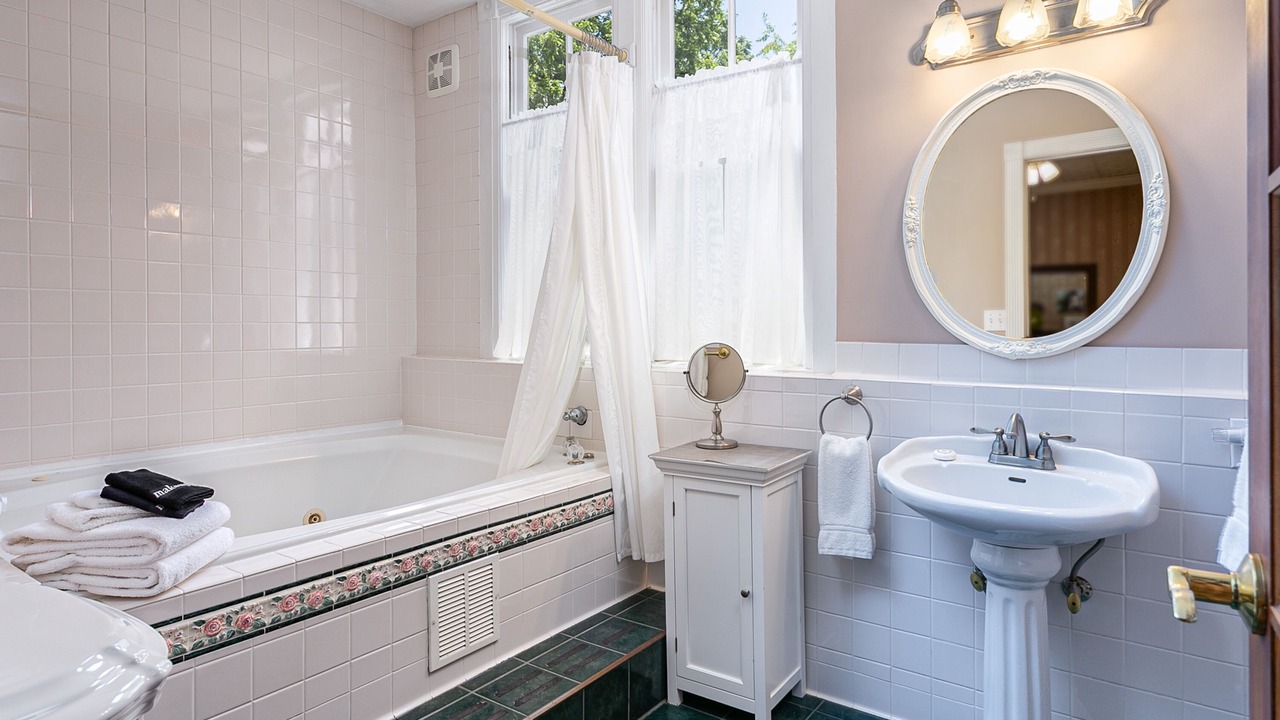 Photo of Bathroom in Claxton Community