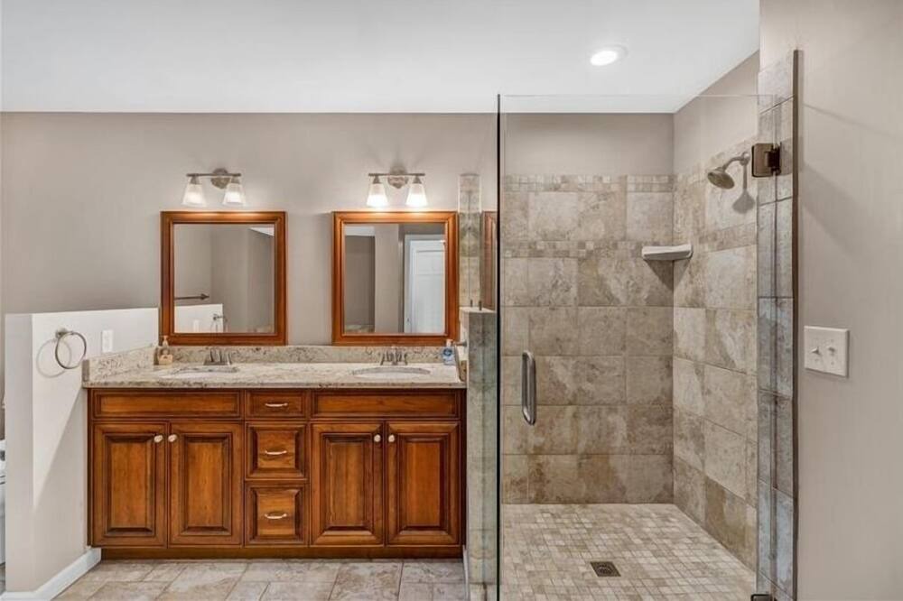 Photo of Bathroom in Moneta