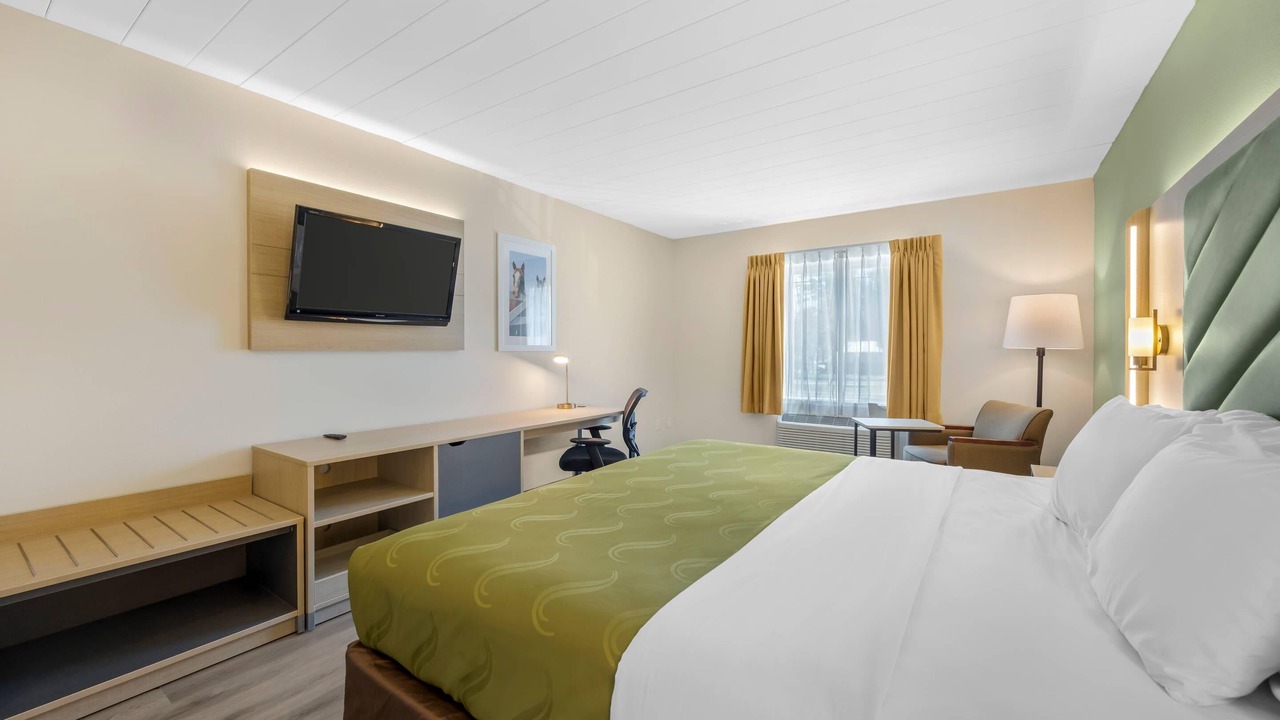 Photo of Bedroom in Monterey