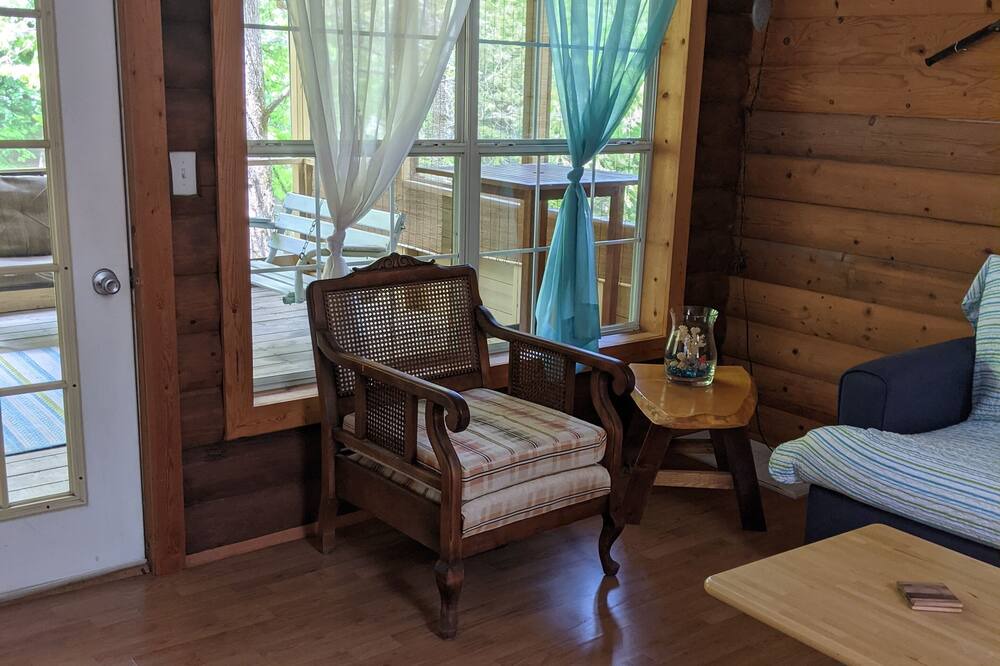 Photo of Livingroom in Pittsburg