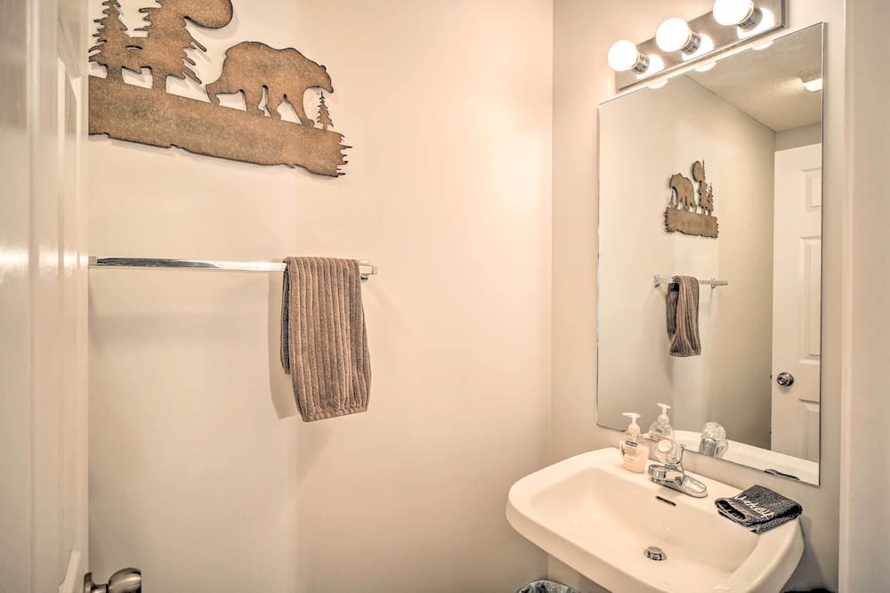 Photo of Bathroom in La Follette