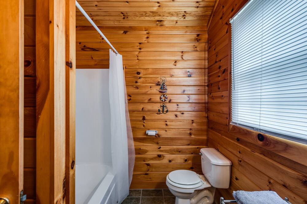 Photo of Bathroom in Allons