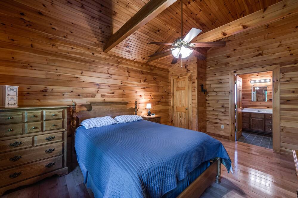 Photo of Bedroom in Allons