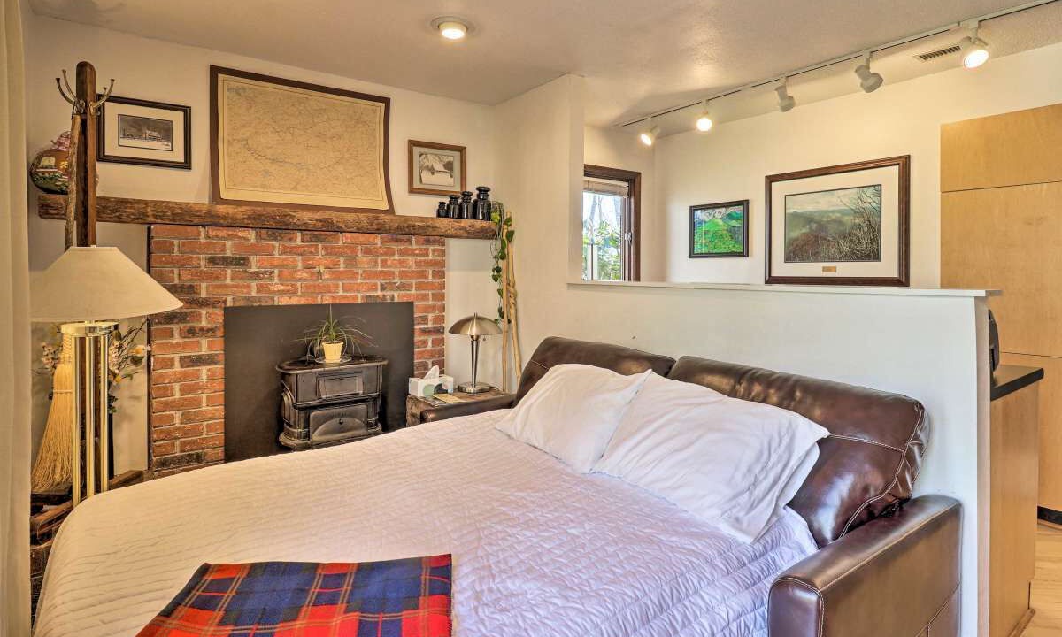 Photo of Bedroom in Cullowhee