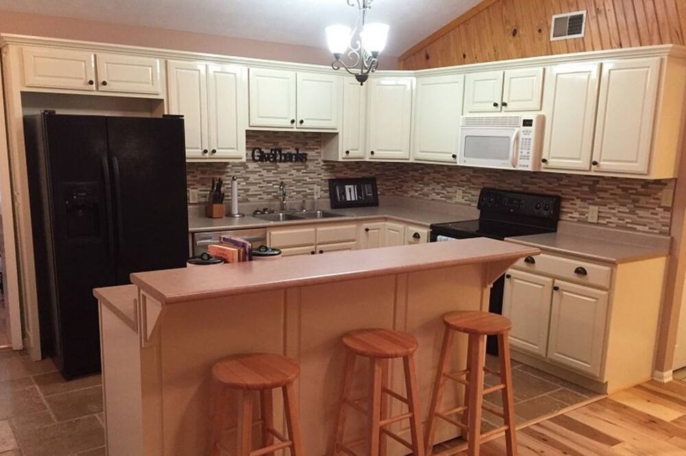 Photo of Kitchen in Leitchfield
