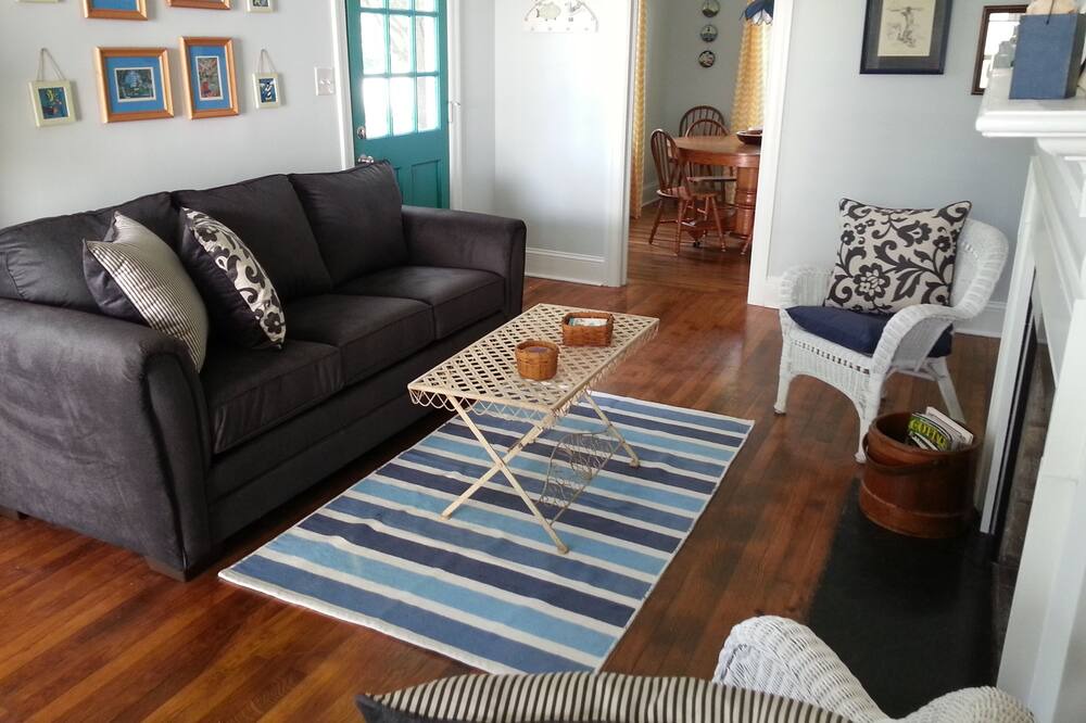 Photo of Livingroom in New Bern