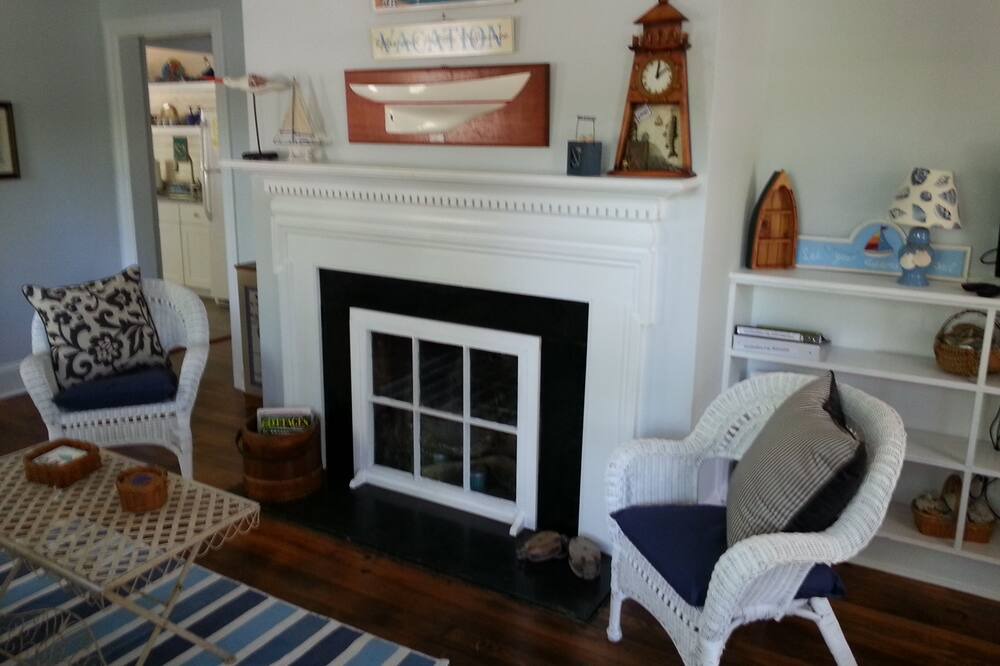 Photo of Livingroom in New Bern