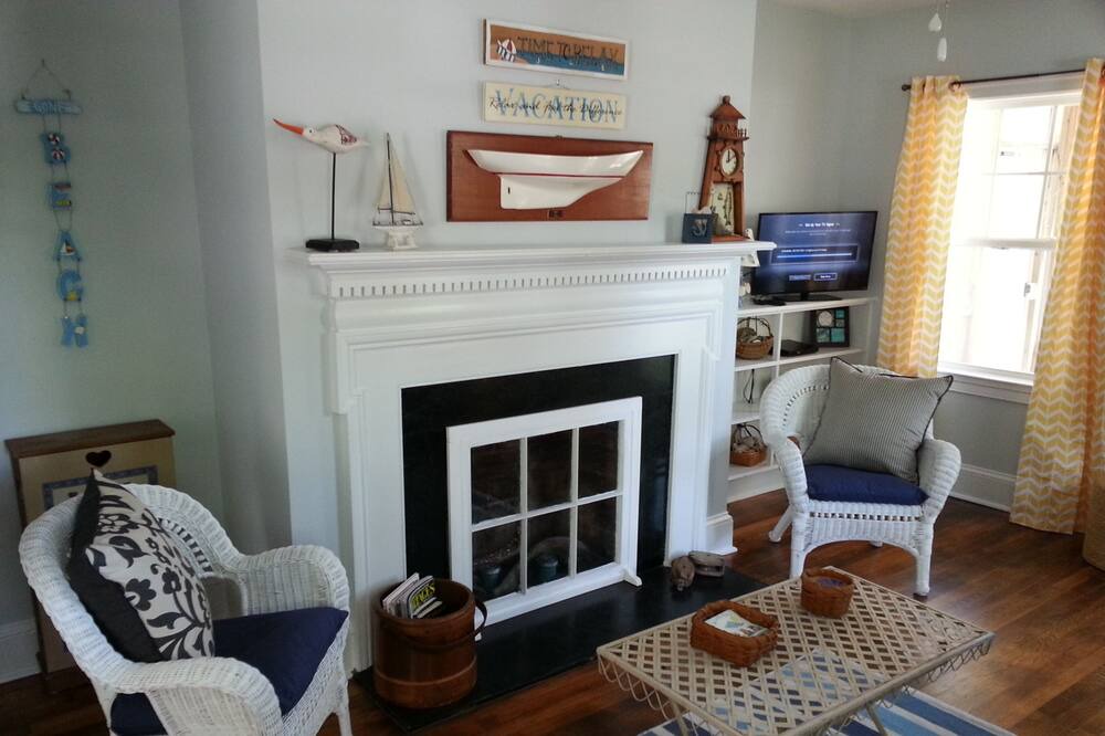 Photo of Livingroom in New Bern