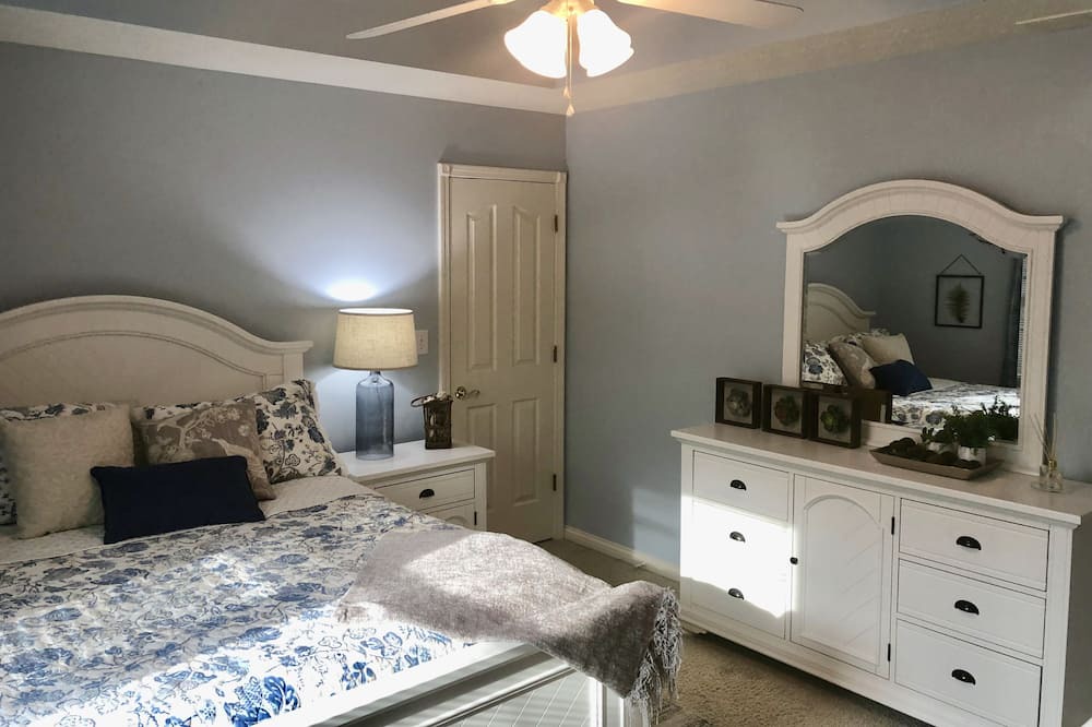 Photo of Bedroom in Pioneer Village
