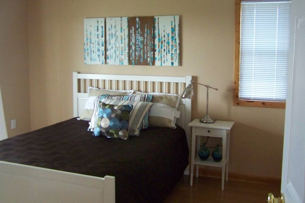 Photo of Bedroom in Waves
