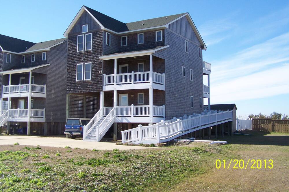Photo of Outdoor in Waves