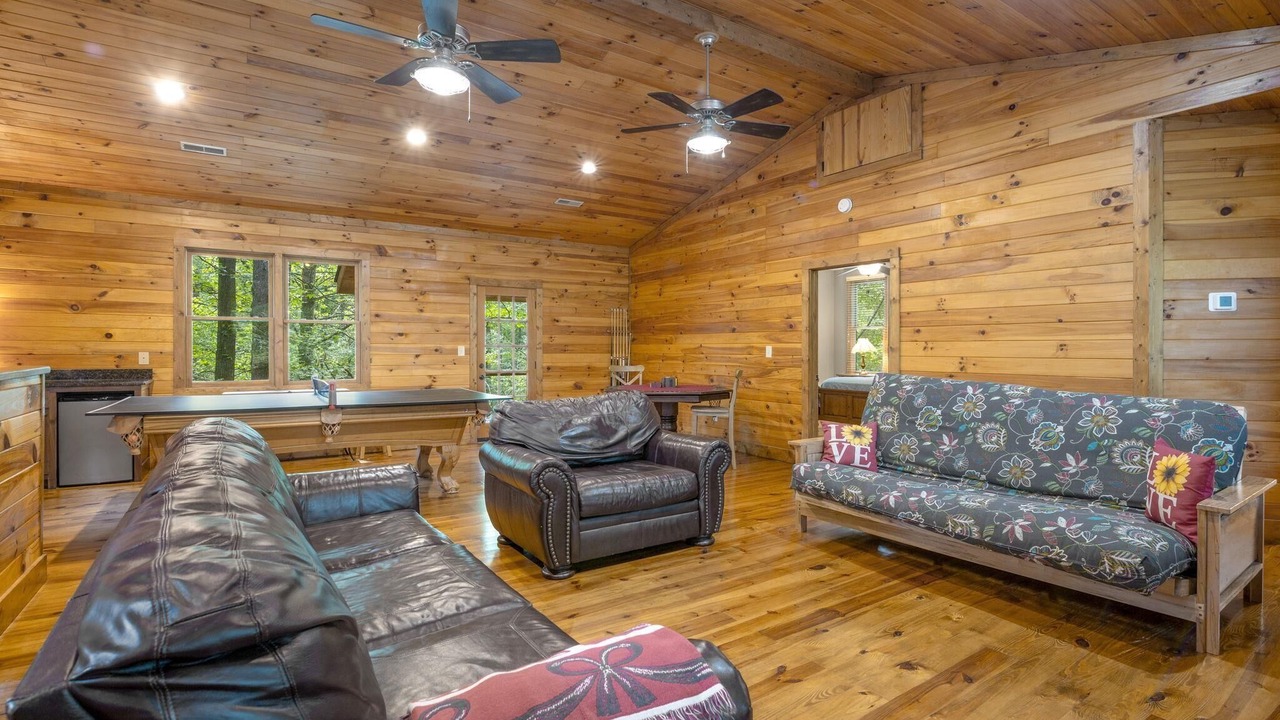 Photo of Livingroom in Cleveland