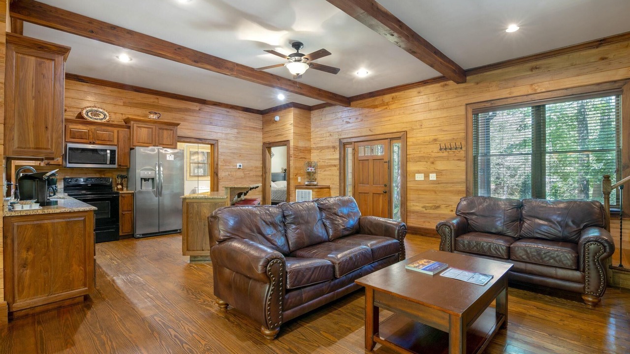 Photo of Livingroom in Cleveland