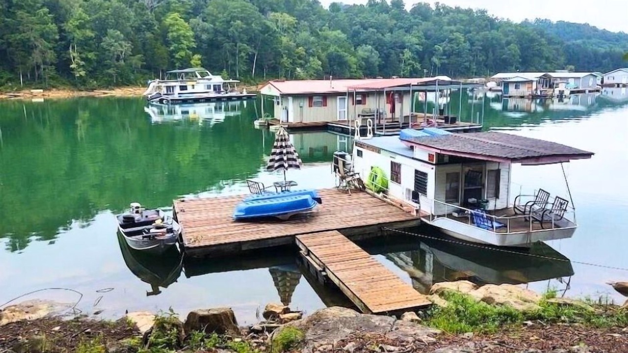 Photo of Outdoor in Flat Hollow Marina