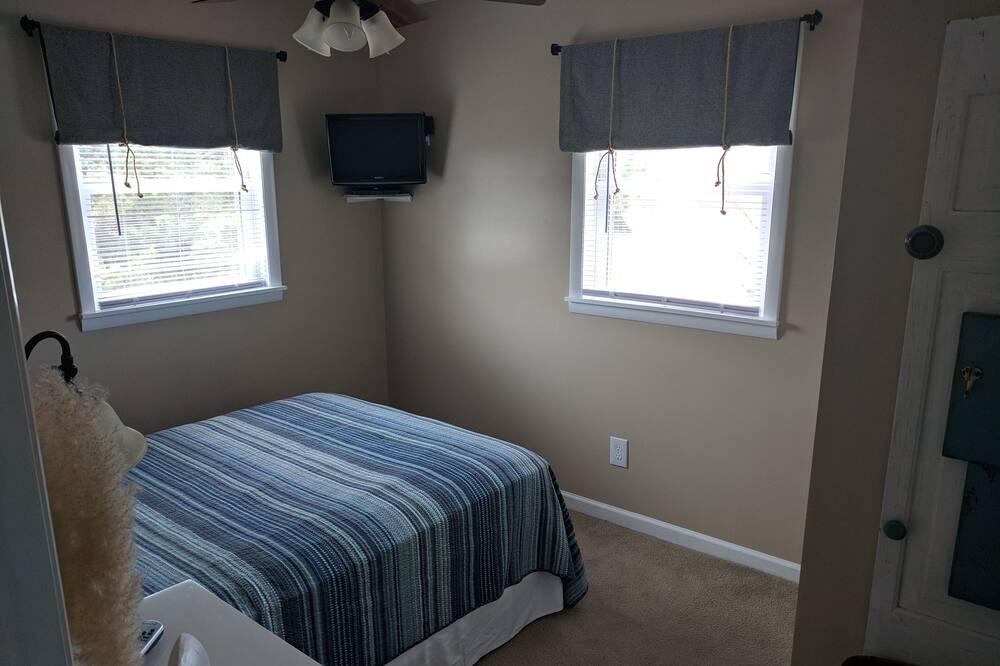 Photo of Bedroom in Avon