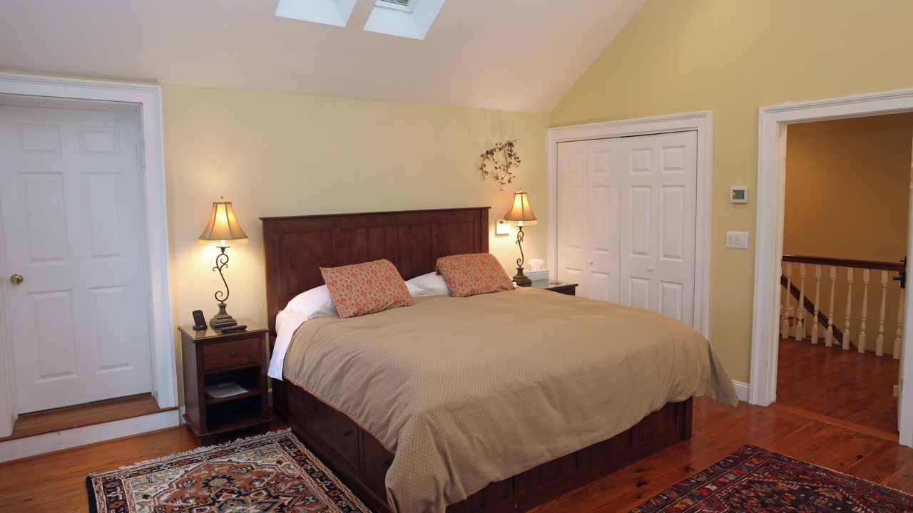 Photo of Bedroom in Alton