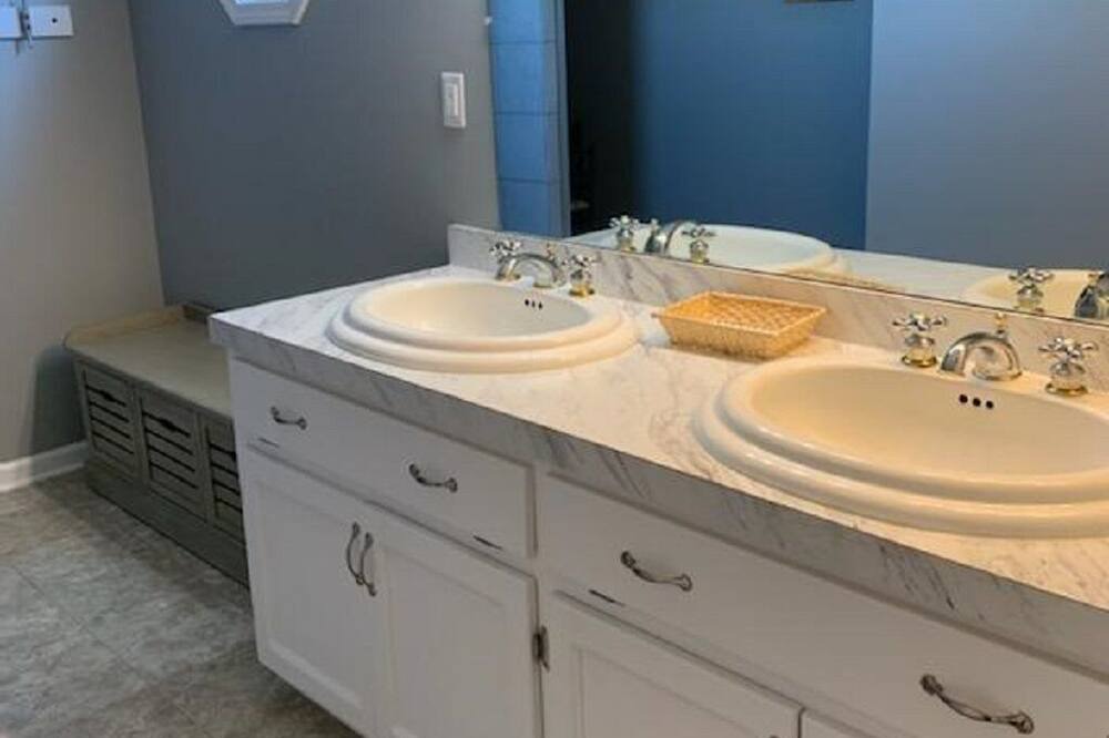 Photo of Bathroom in Rodanthe