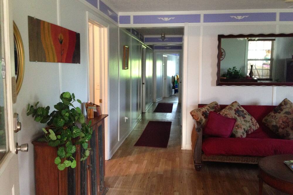 Photo of Livingroom in Monticello