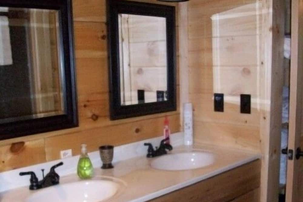 Photo of Bathroom in True