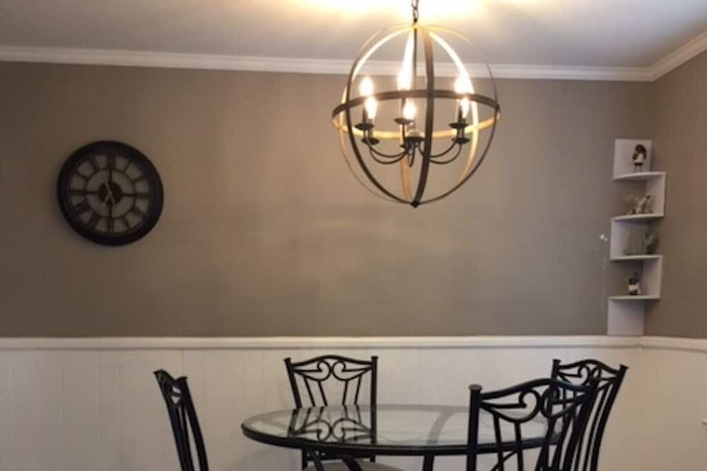 Photo of Kitchen in Shively