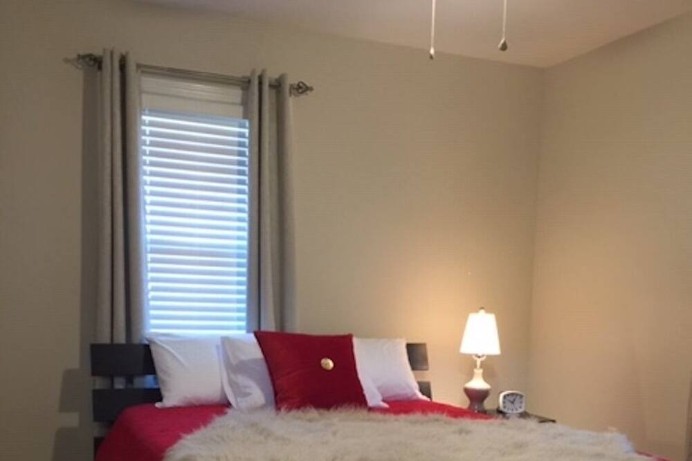 Photo of Bedroom in Shively
