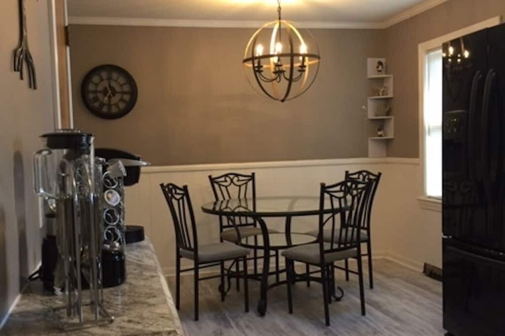 Photo of Kitchen in Shively