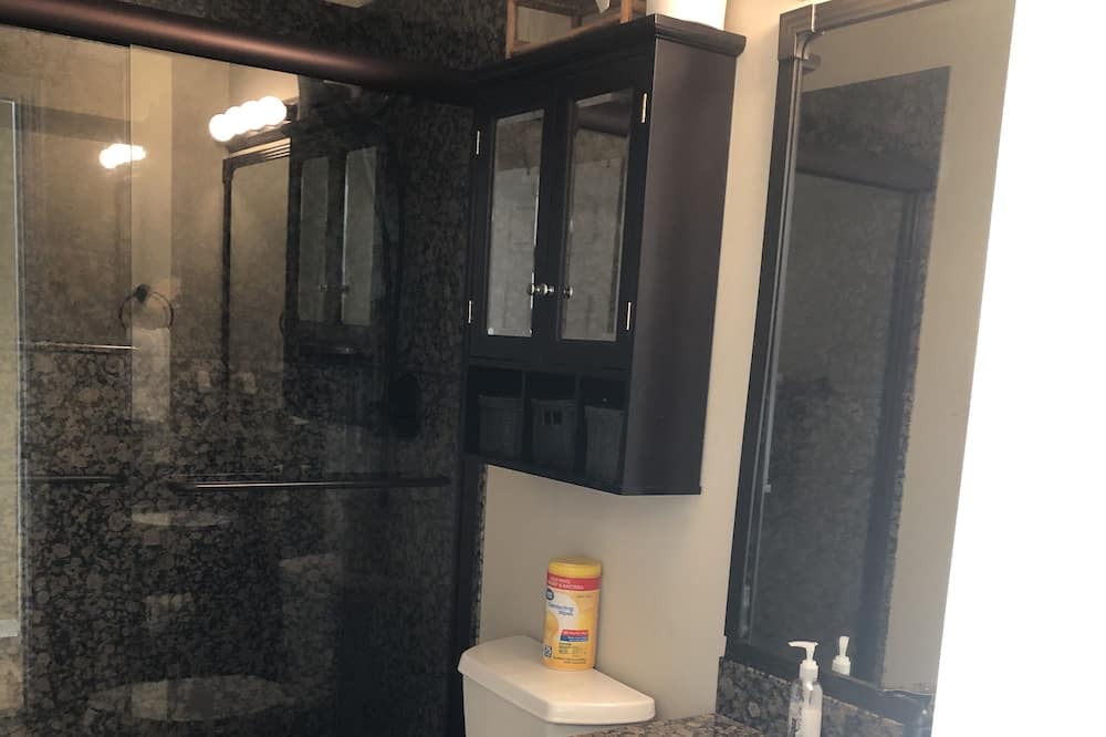 Photo of Bathroom in Prospect