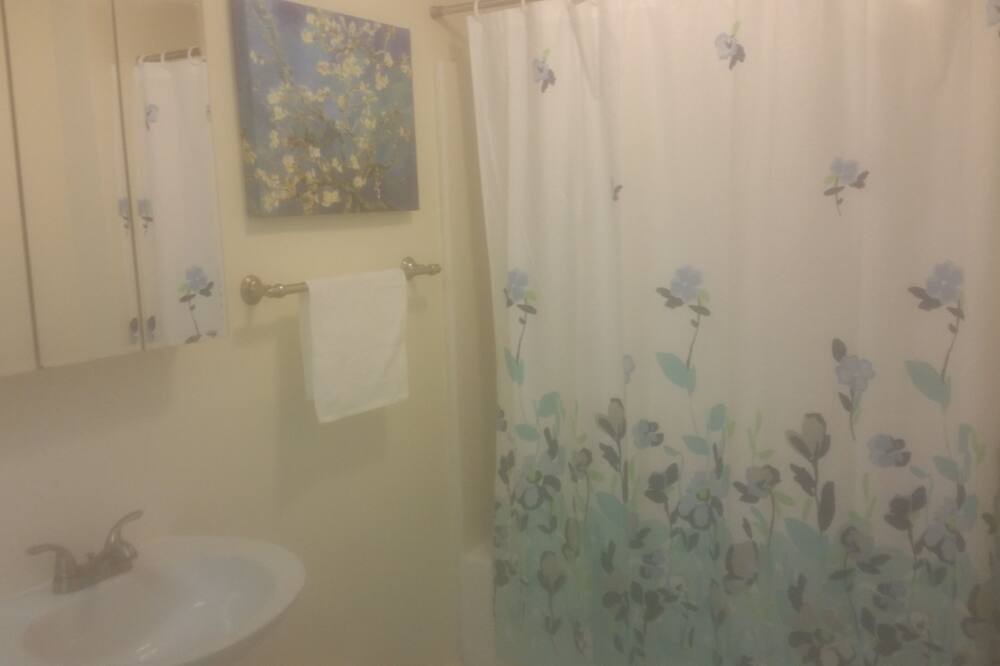 Photo of Bathroom in Murdock - Linden