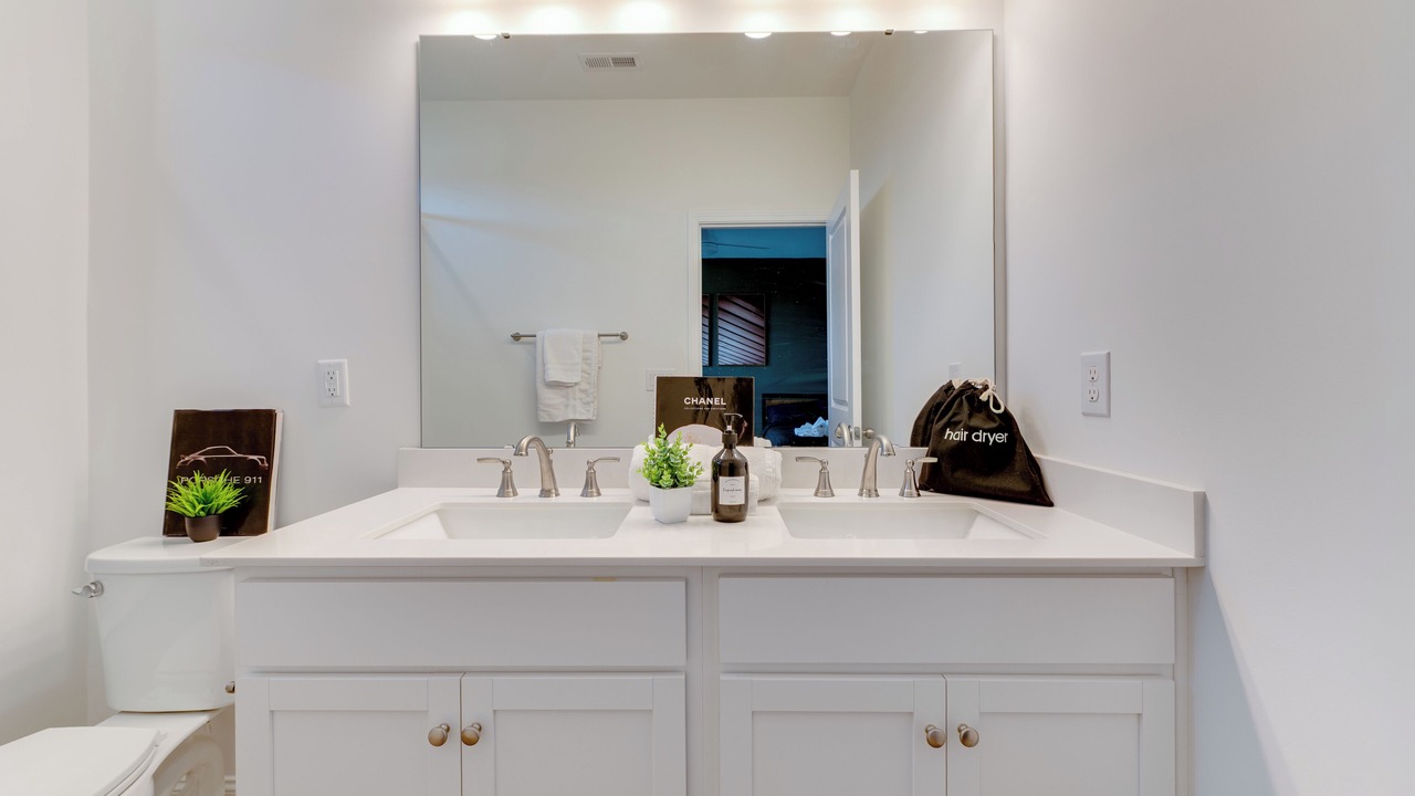 Photo of Bathroom in Mountain Island