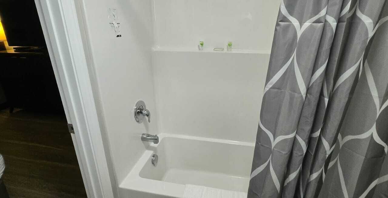 Photo of Bathroom in Redwood