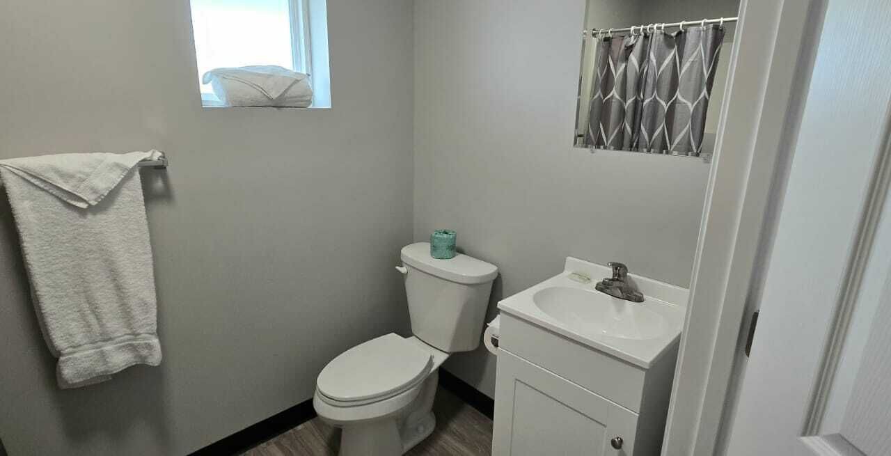 Photo of Bathroom in Redwood