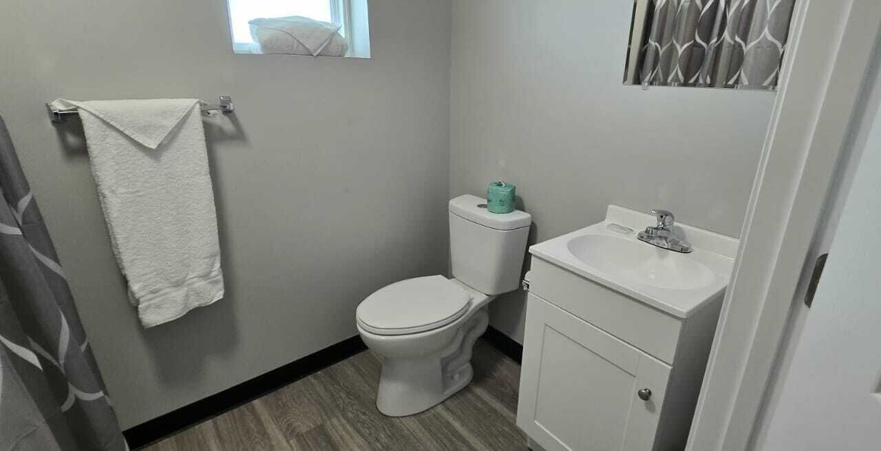Photo of Bathroom in Redwood