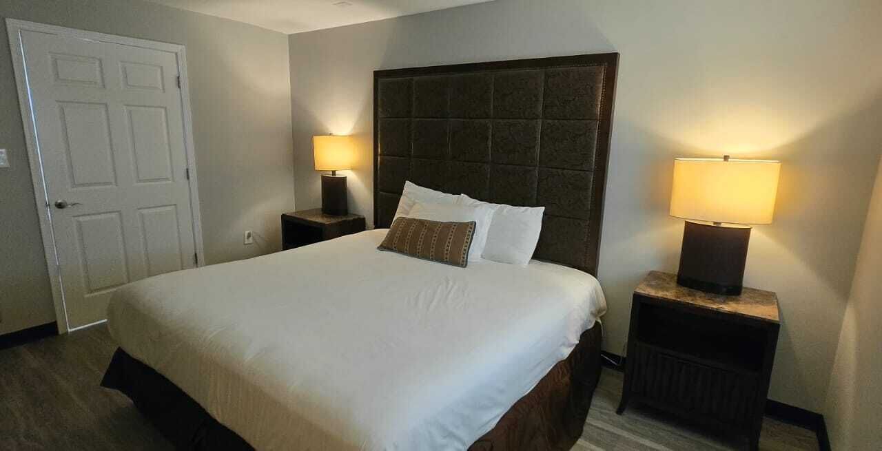 Photo of Bedroom in Redwood