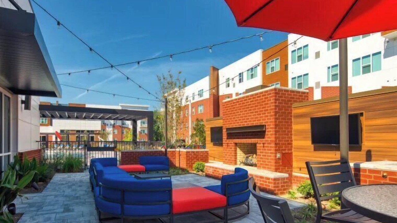 Photo of Outdoor in Coliseum Central