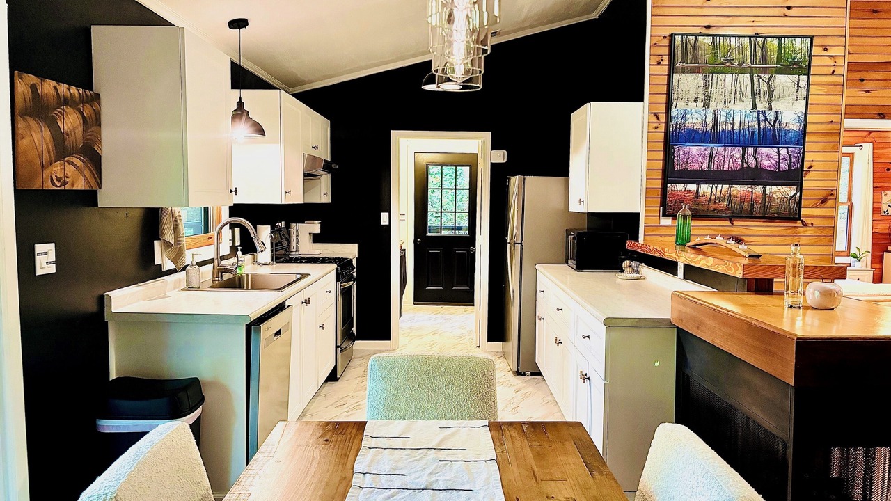 Photo of Kitchen in Saluda